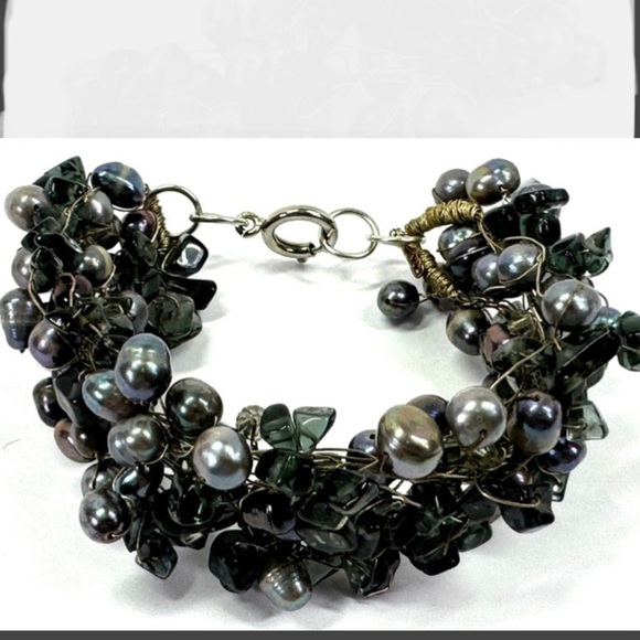 Vintage brutalist woven gray baroque pearls & smokey quartz chips wire bracelet - Picture 8 of 11